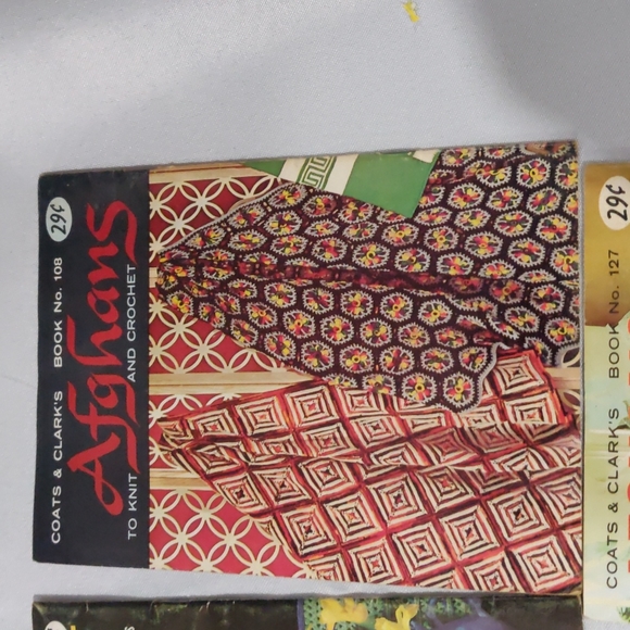 1959 1961 and 1964 vintage coats and clerks knit and crochet paperback booklets - Picture 3 of 8